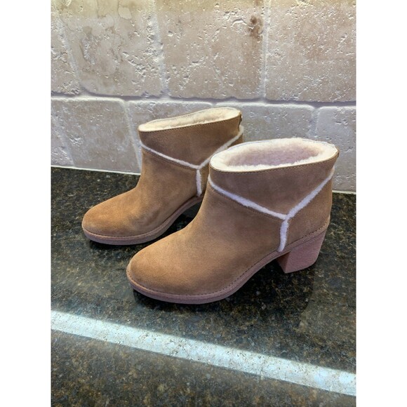 FIRM Ugg Australia Women's Kasen II Boots Size 9 EUC - Picture 8 of 9